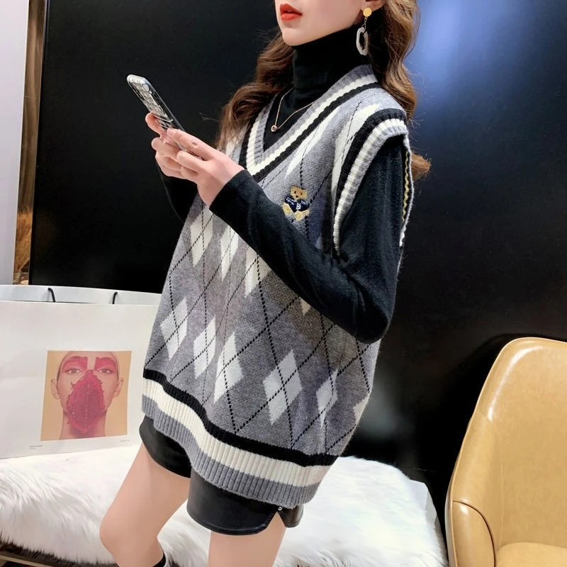 Coletes de malha vermelha para mulheres sem mangas inverno 2025 estética a tendência de roupas de viagem em oferta blusas femininas bordadas