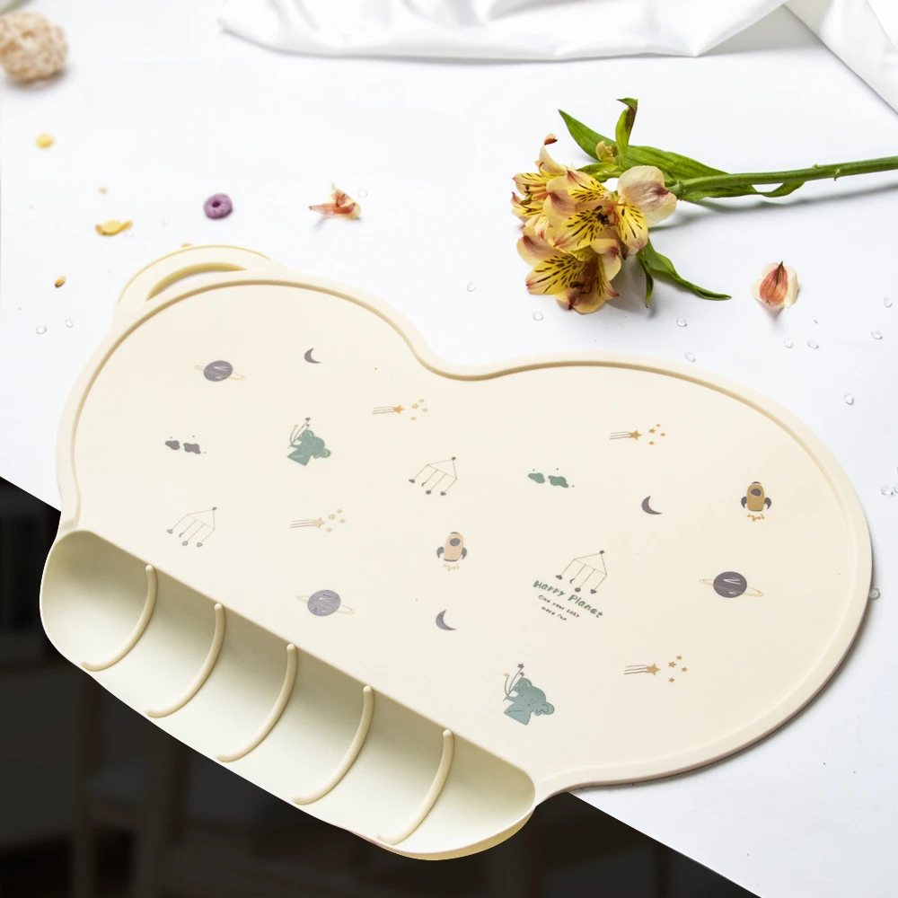 Baby Cloud Silicone Placemat Student Waterproof Oil Proof Lunch Table Mat Suction Cup Children's Insulated Coaster Tablecloth