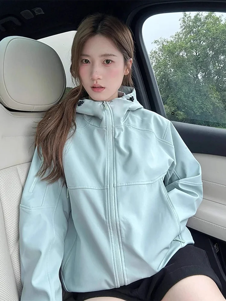 

Ветрозащитная и водонепроницаемая куртка для активного отдыха с капюшоном, защитой от солнца, для походов и альпинизма.