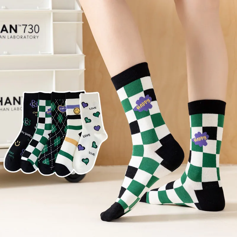 2022 Hot Sale New Trendy Checkboard Men's Cotton Fancy Smiling Plaid Love Sport Crew Socks