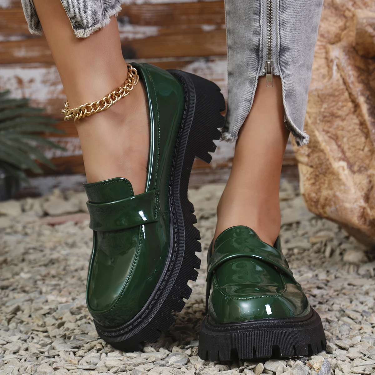 New Style Fashionable Women's Casual Platform Loafers Woman Black Brown Leather Shoes for Women Comfort Slip on Flats Plus Size