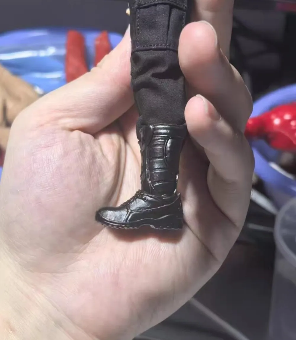 Modelo de botas em escala 1/12 para Gwtoys de 6''