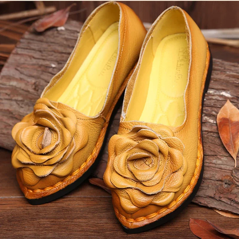 2023 New Vintage Handmade Folk Style Women Flats Casual Shoes Genuine Leather Lady Soft Bottom Shoes for Mother Fashion Loafers