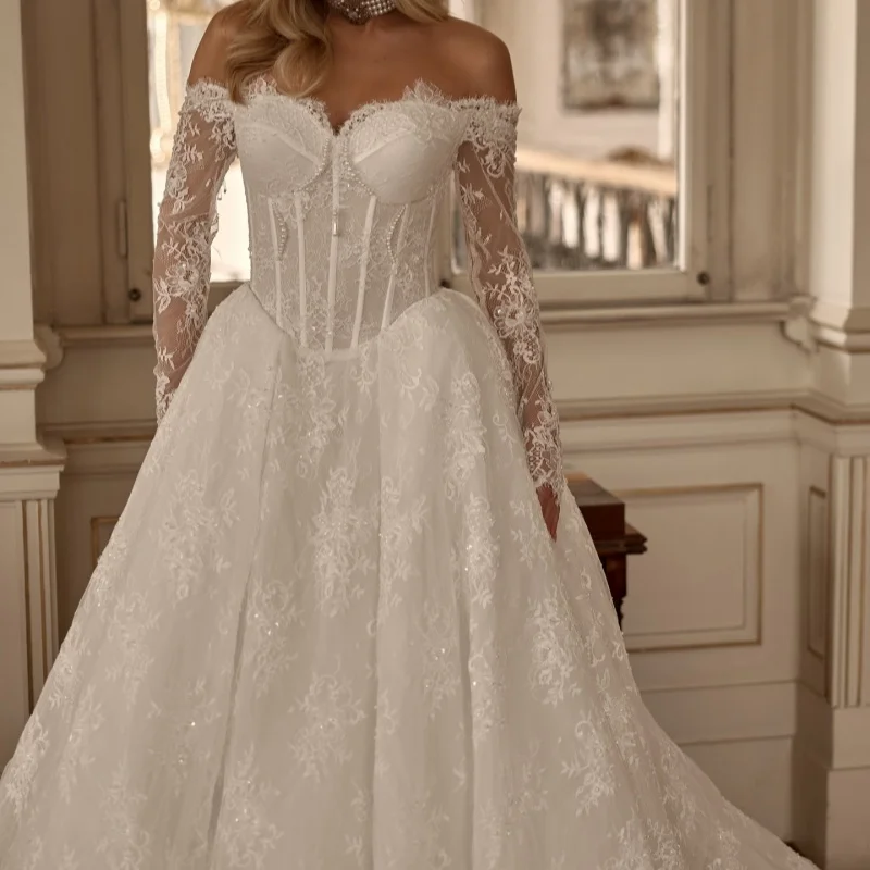 

Lace White Elegant Sweetheart Ball Gown Wedding Dress With Pearl Decoration Vent A-line Long Sleeves Bridal Gowns Customized