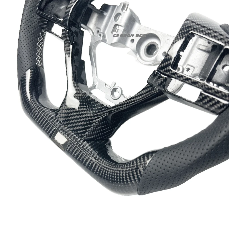 

Элитный спортивный руль на заказ из настоящего карбона и перфорированной кожи, с возможностью индивидуальной настройки, подходит для Lexus GS