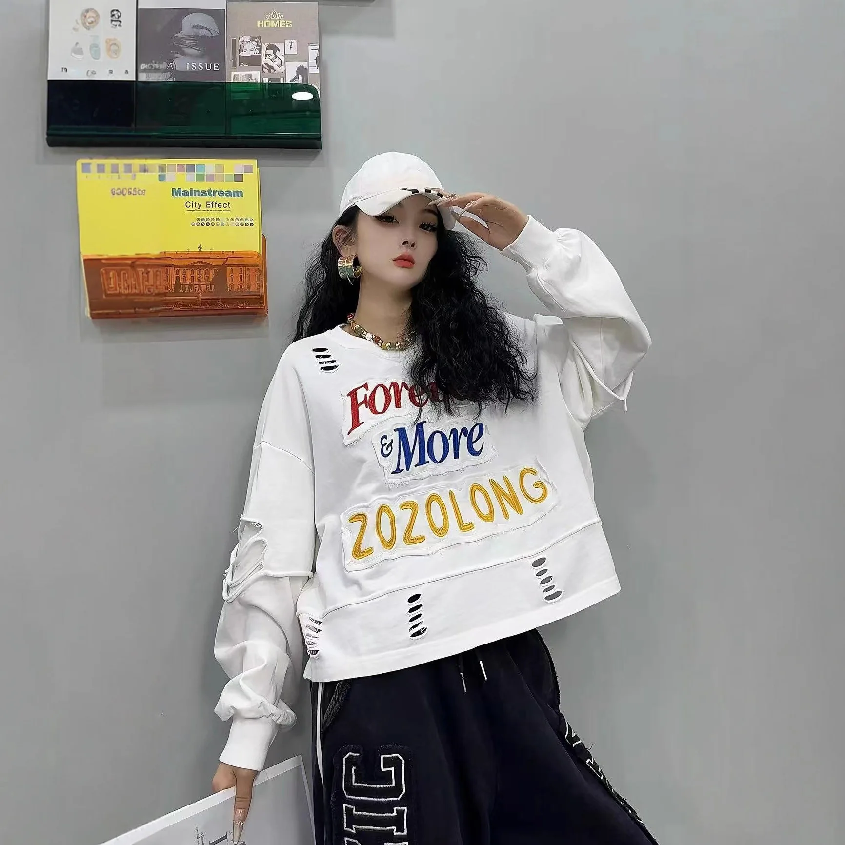 European Style Women's Sweatshirt 2025 Autumn New Personalized Patch Letter Print Distressed Sleeves Trendy Top Streetwear Women