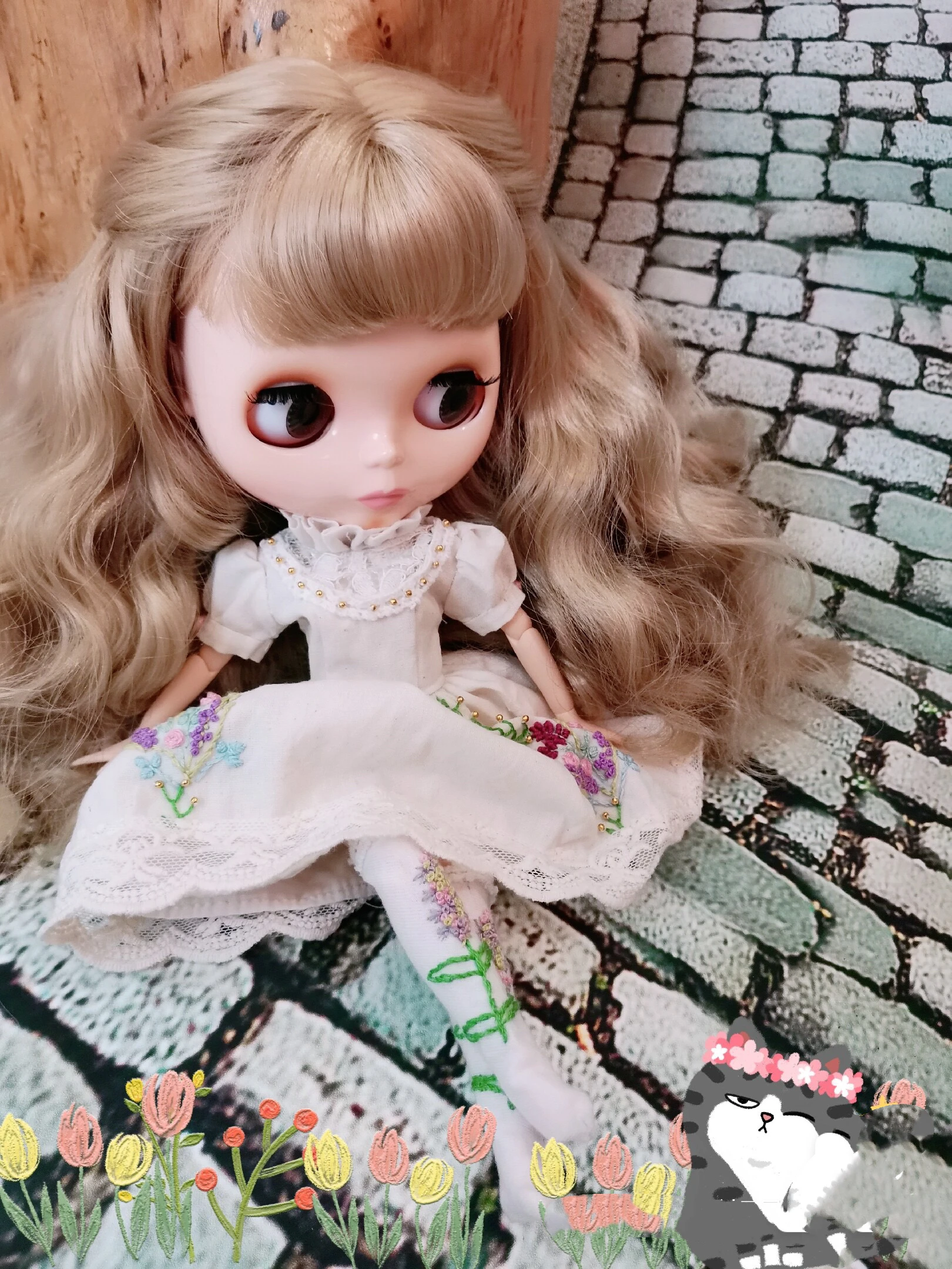 BJD Blythe ClothesEmbroidered dress (Fit  Pullip,Ob24, ob22、monst baby、Licca、qbaby、ICY, JerryB, 1/6 Doll)