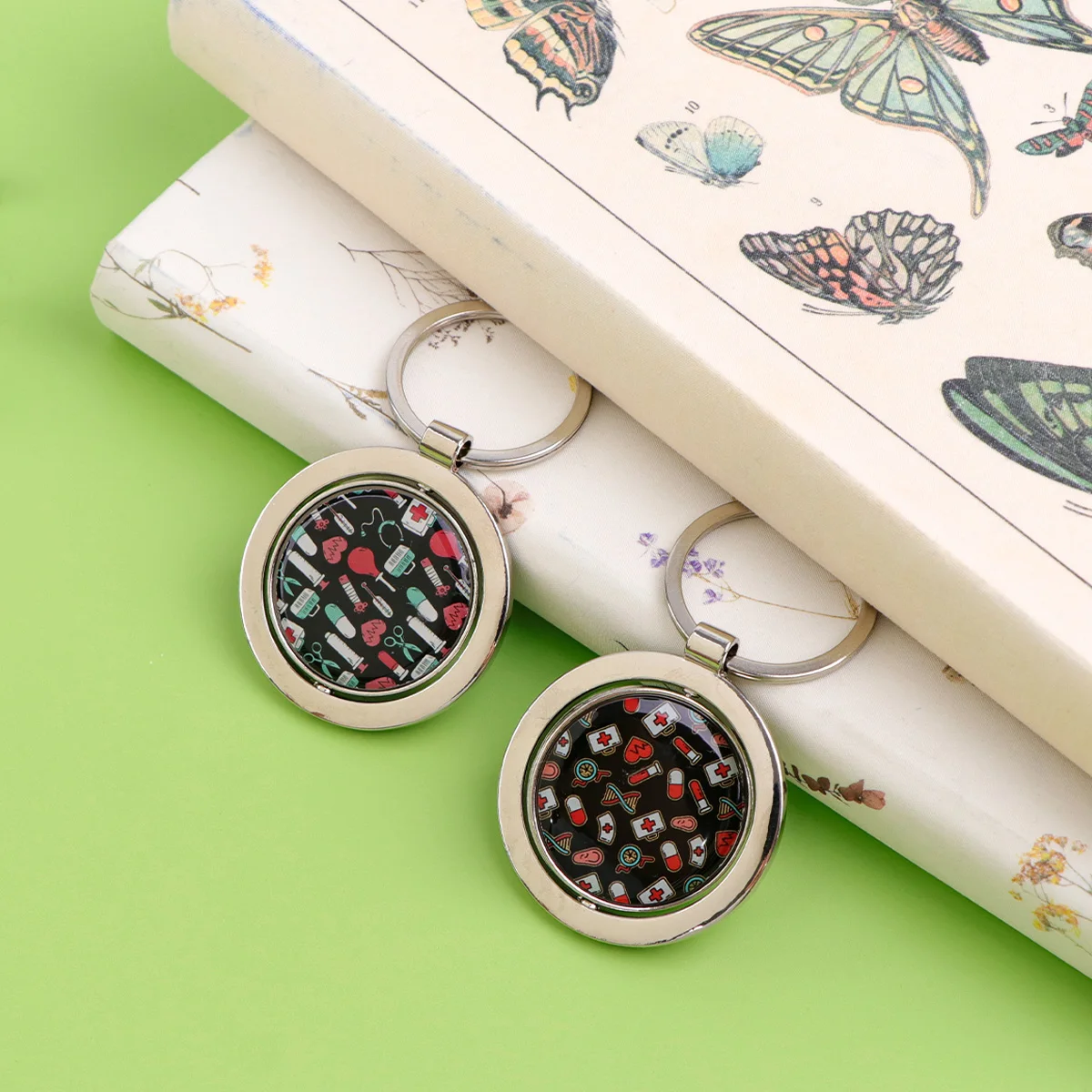 

Medical Rotatable Metal Keychain Doctor Nurse Motorcycles Cars Keys Decoration Can Rotate 360 ° Fashion Circular Keyring Gifts