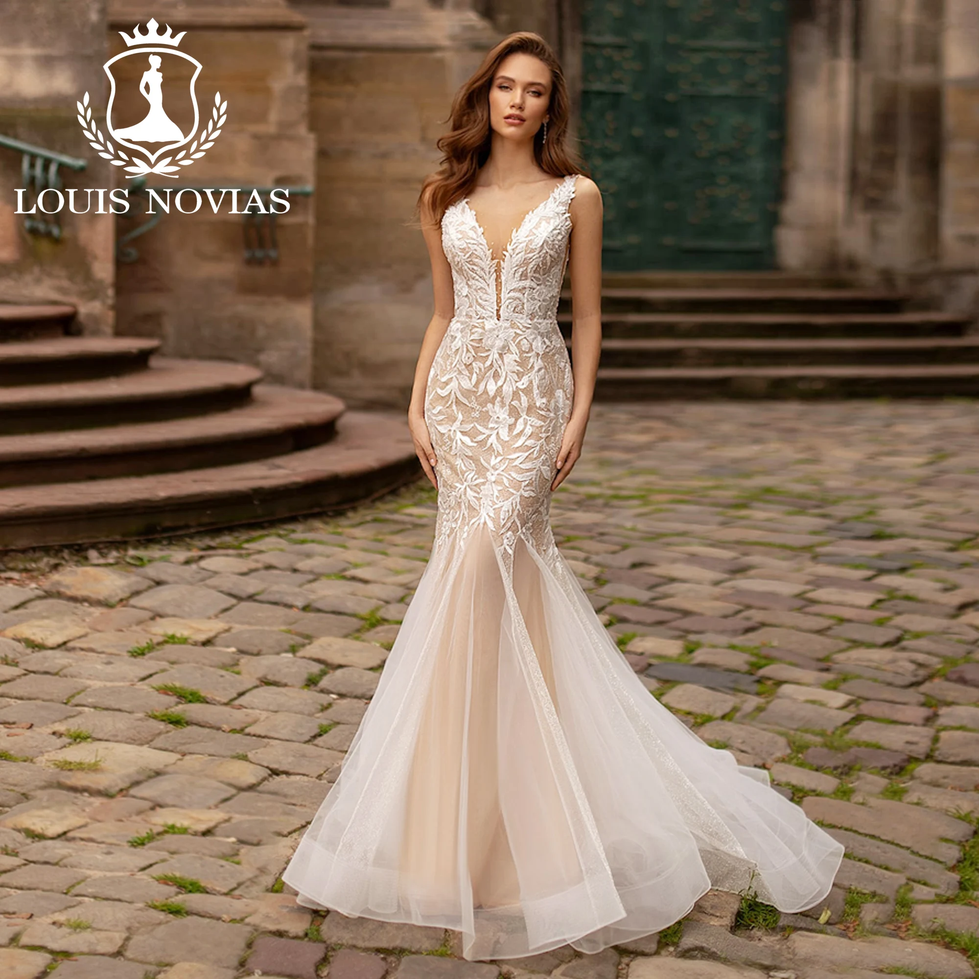 LOUIS NOVIAS Wedding Dress Mermaid Style 2023 Classic Deep V-Neck Crystal Glitter Champagne Lace Wedding Gown Vestidos De Novia