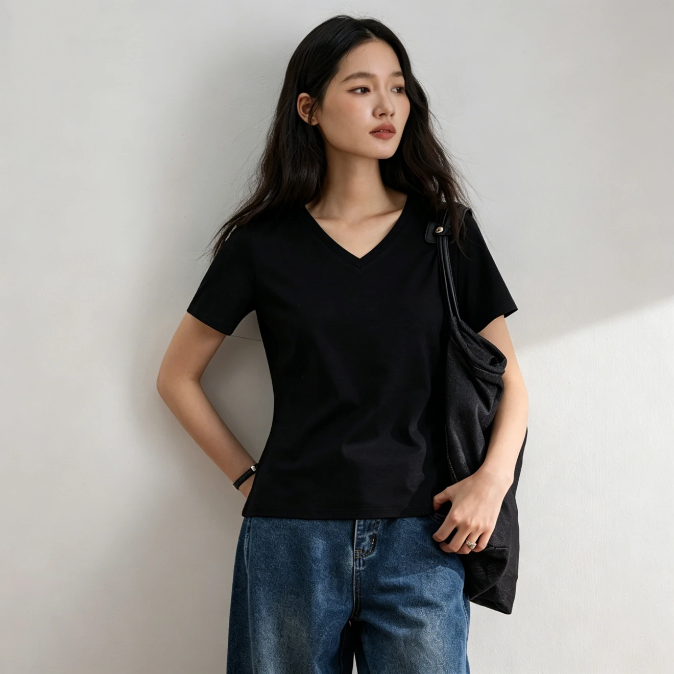 

Niche Luxury Women's Summer Slim Fit Crew Neck Cotton Regular Shoulder Short Sleeve Top Lightweight Wrinkle Resistant Base Layer