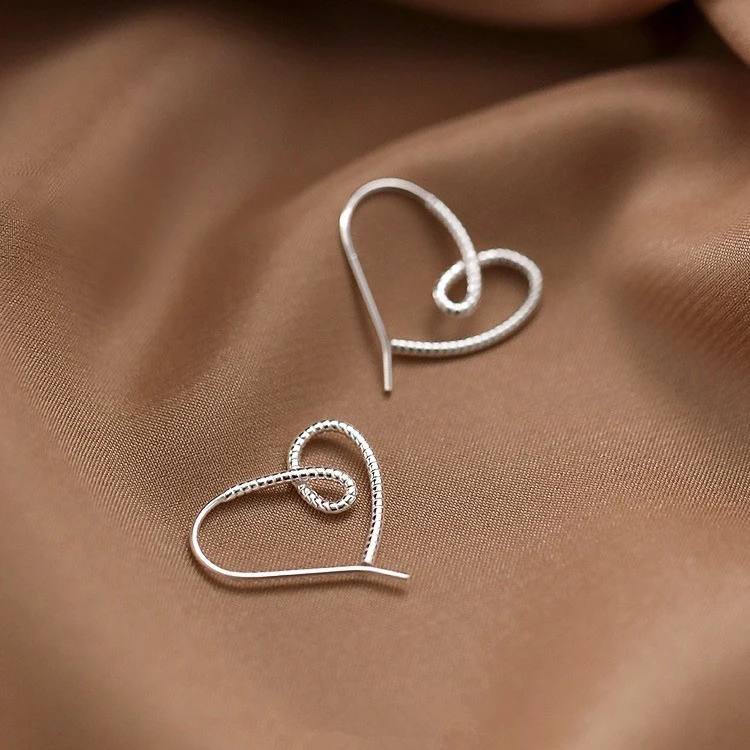 

Real 925 Sterling Silver Asymmetry Heart Exquisite Hoop Earrings for Women Cute Sweet Fine Jewelry Minimalist Accessories
