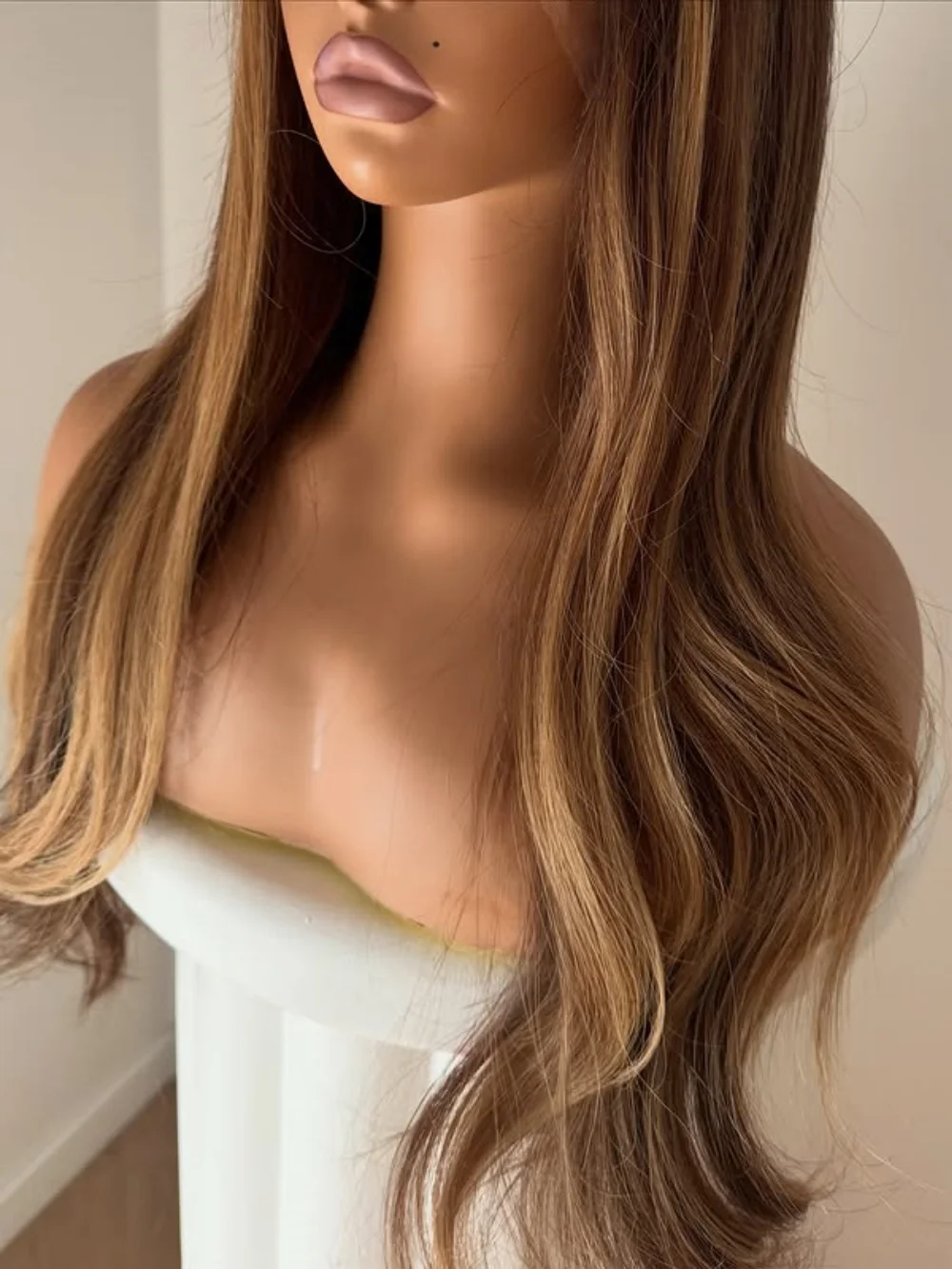 Synthetic Lace Front Wig Brown Blonde Highlights Wig 13x4 Synthetic Glueless Wig Natural Realistic Look Wig for Women Daily Use