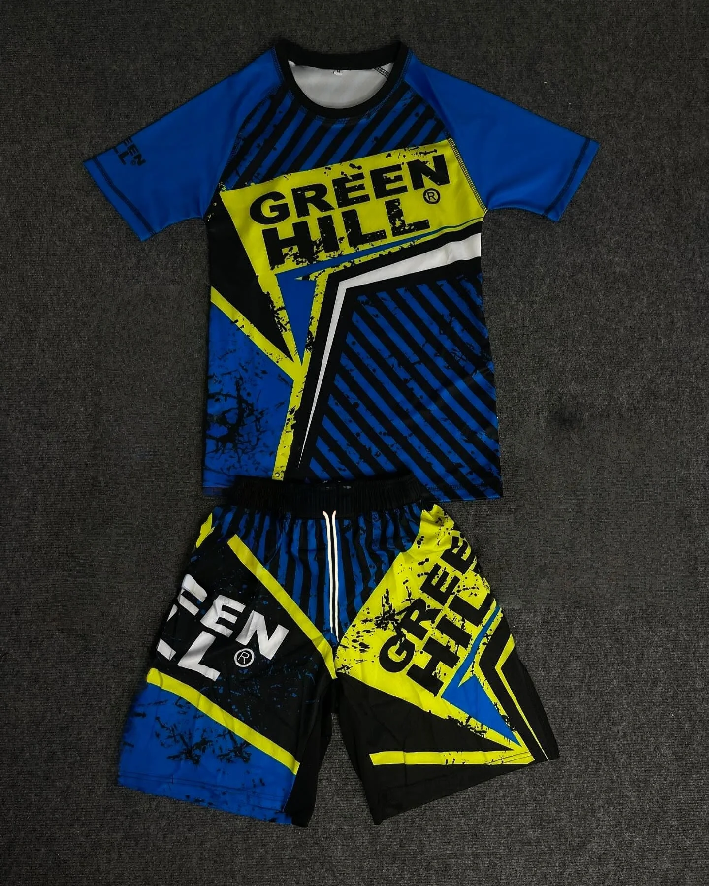 Men's Red Blue Stripe Print Rash Guard & Shorts Quick Dry MMA Style Compression Sport Set Breathable Athletic Training Uniform