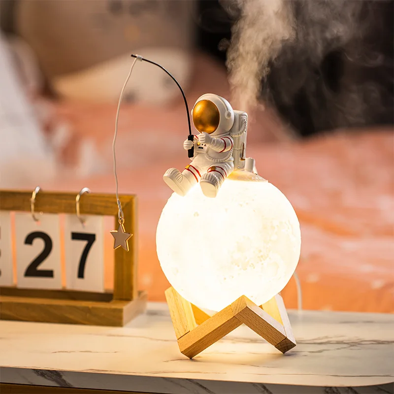 Astronaut Bureaulamp Woondecoratie Hars Ruimte Man Usb Tafel Nachtlampje Luchtbevochtiger Koude Mist Kinderkamer Leeslamp