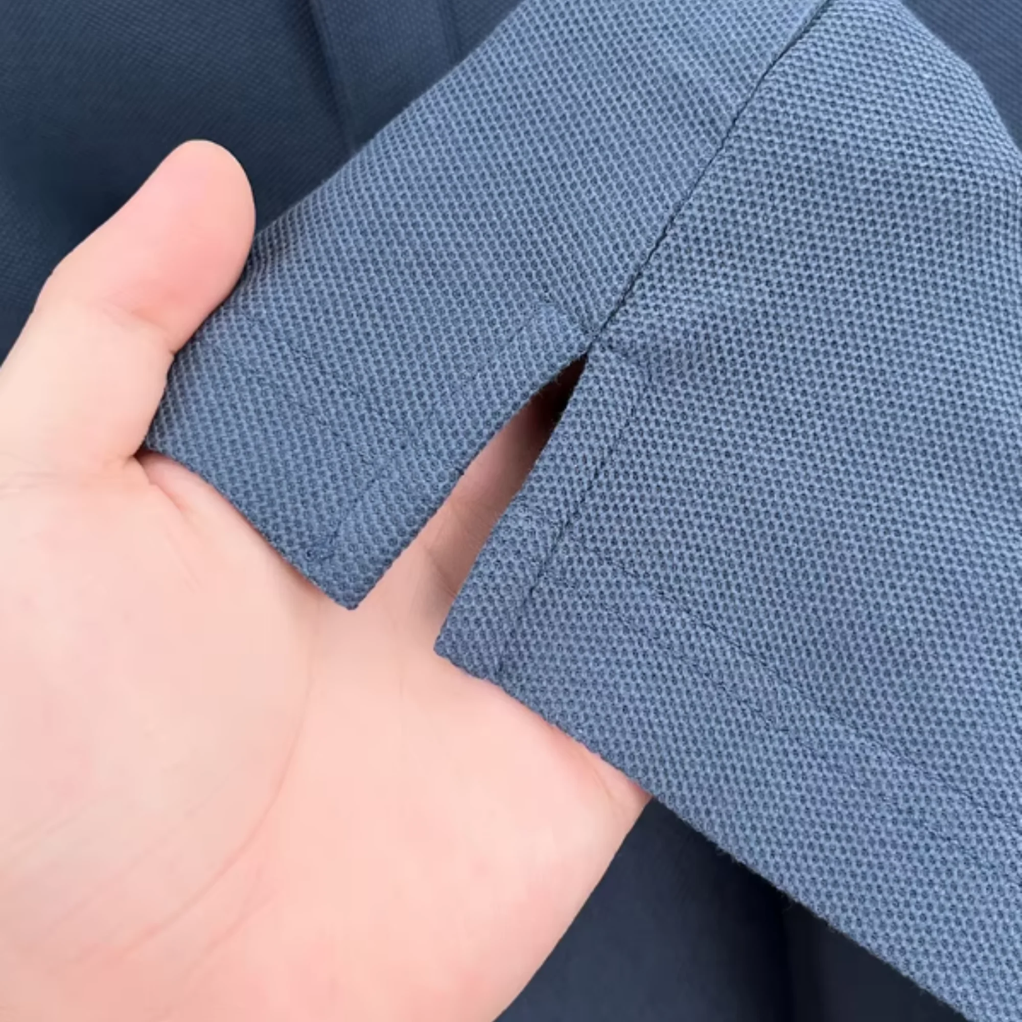 Hochwertiges Herren-Poloshirt aus reiner Baumwolle mit langen Ärmeln, exquisitem Luxuskragen, atmungsaktivem Komfortstoff, vielseitig für den Alltag geeignet. – Detail 4