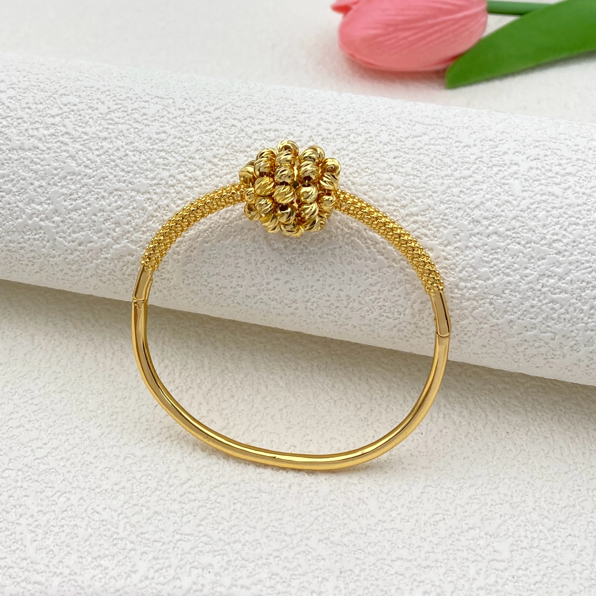 Falair Simplicity Style Carved Bead Set Gold-Plated Brass Carved Bead Bracelet Hand-Polished Unique Design