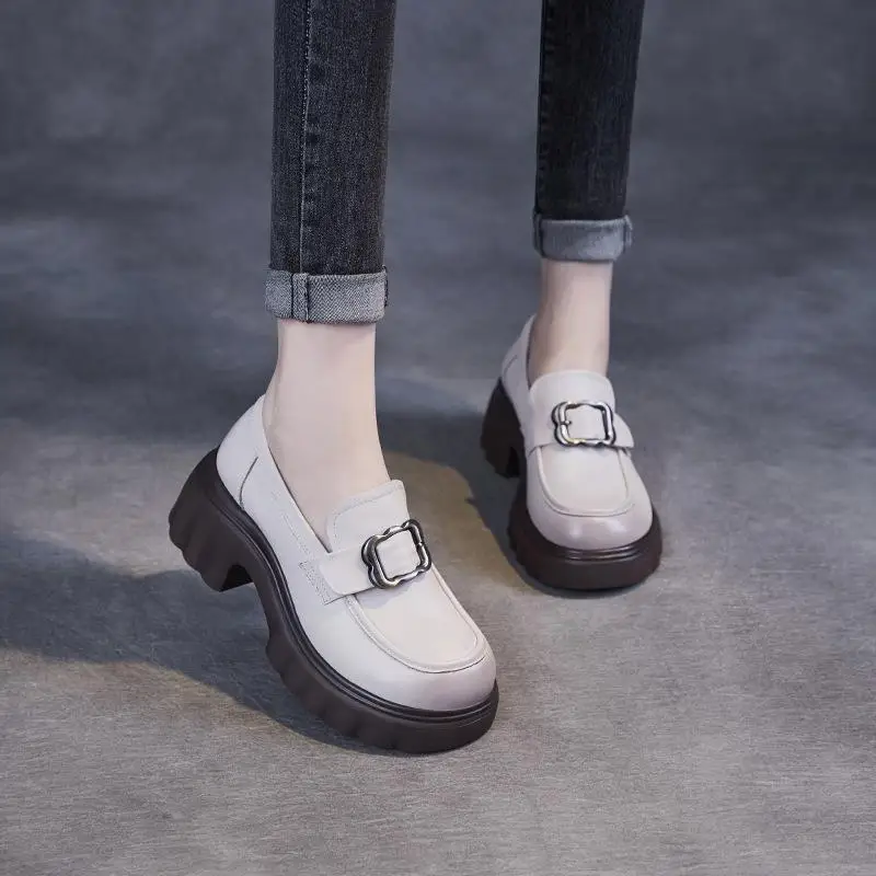 

Leather Slip-On Shoes Casual Sports Shoes Versatile Retro Style round Toe High Heel Rubber Sole Fashionable Bean Shoes