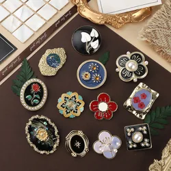 Vintage Baroque Classic Pearl Luxury Brooches For Woman Men Fashion Enamel Round Badges Palace Retro Cloting Coat Accessories