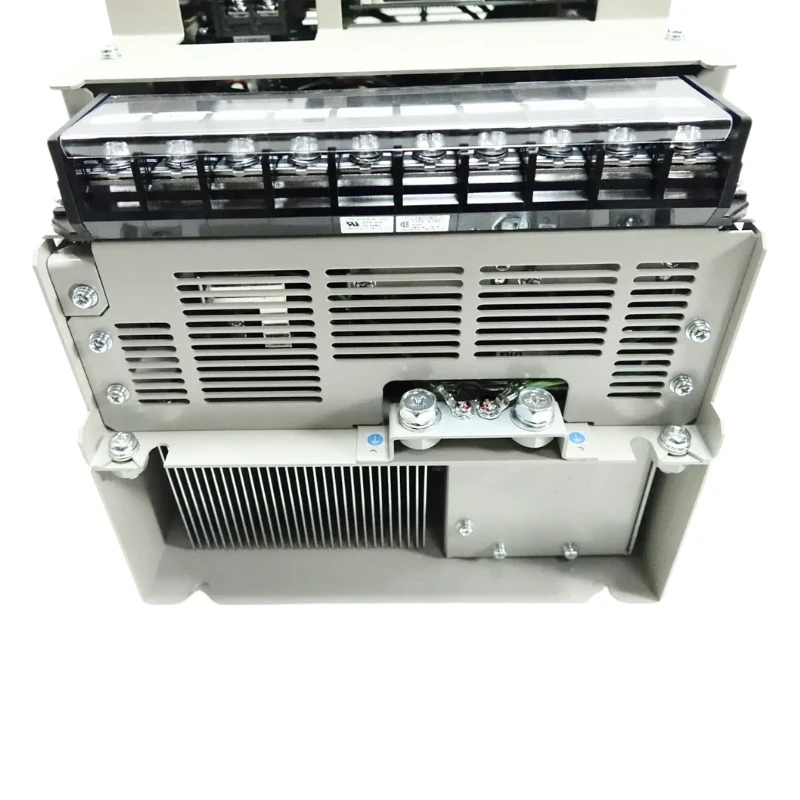 New In Box Yaskawa SGDM-75AC-SD1 Servo Drive In Stock