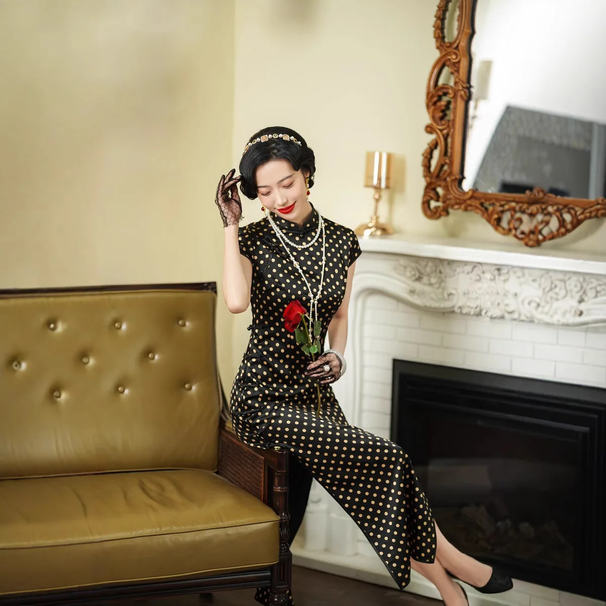 

Spring and Retro Black Silk Chinese Floral Traditional Vintage Modern Cheongsam Qipao Women's High-Grade Dress Long