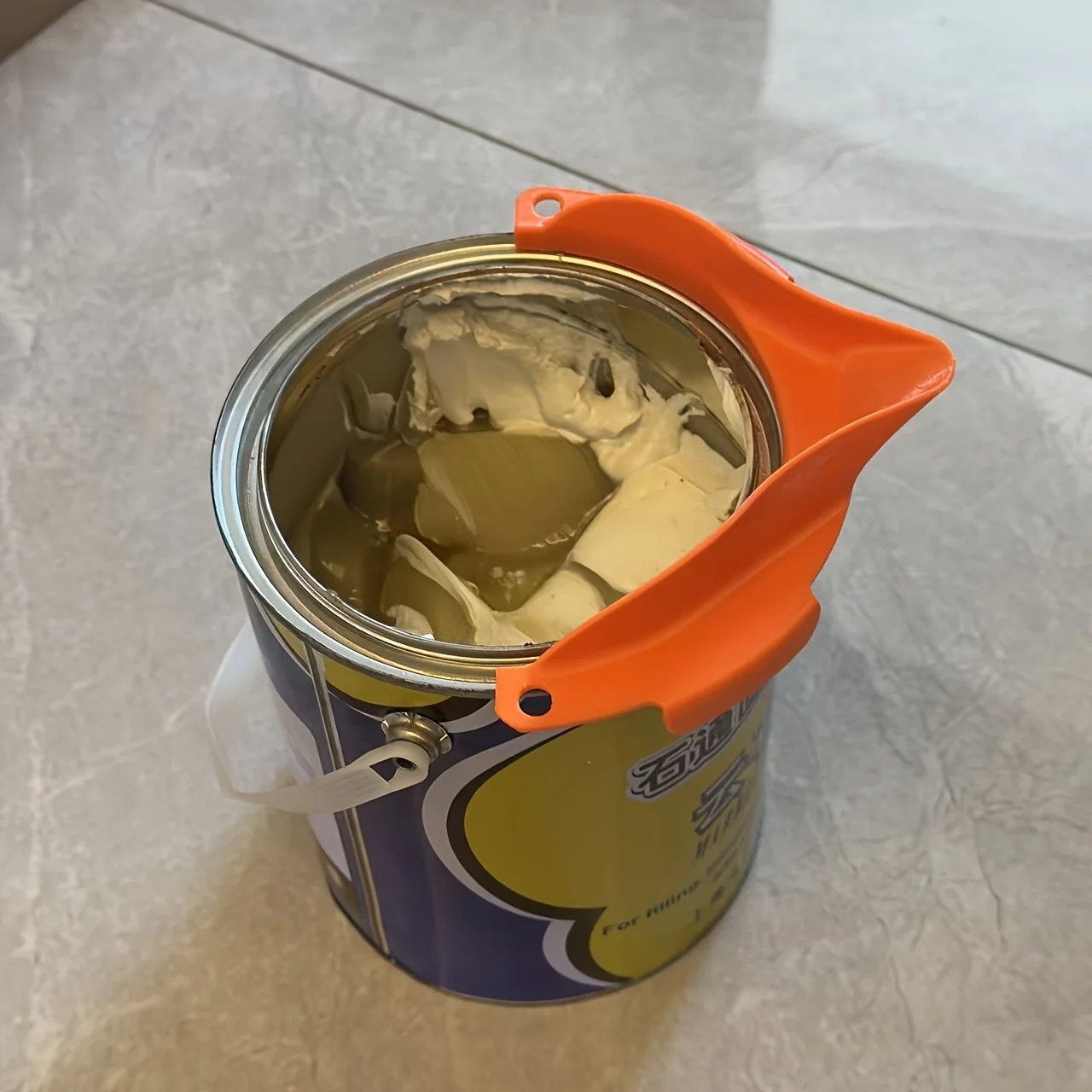 Anti-drip nozzle & roller scraper, precise flow control. Saves paint & labor.Fits gallon cans. Essential for DIY & pro painting.
