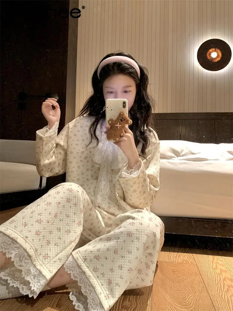 

Autumn Winter New Cotton-Padded Pajamas for Women Korean Style Sweet Lace Trim V-Neck Small Floral Thickened Warm Homewear Set