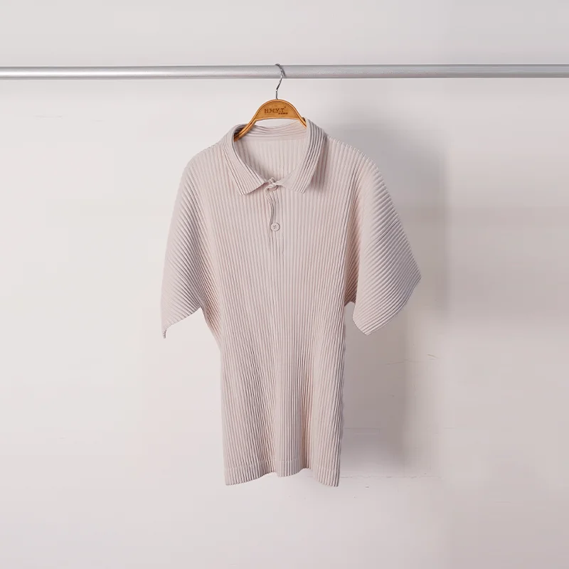 Camisa Polo Plissada Miyake para Homens, Plissê 2026, Nova Coleção de Verão, Camisa Solta Simples de Cor Sólida, Top Versátil com Personalidade, Roupa