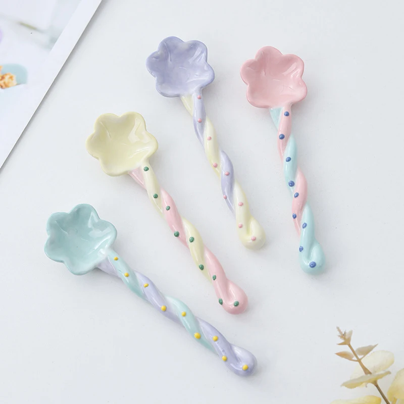 1Pc Ceramic Long Handle Spoon Cute Ice Cream Hand Painted Dessert with Kitchen Tableware Accessories