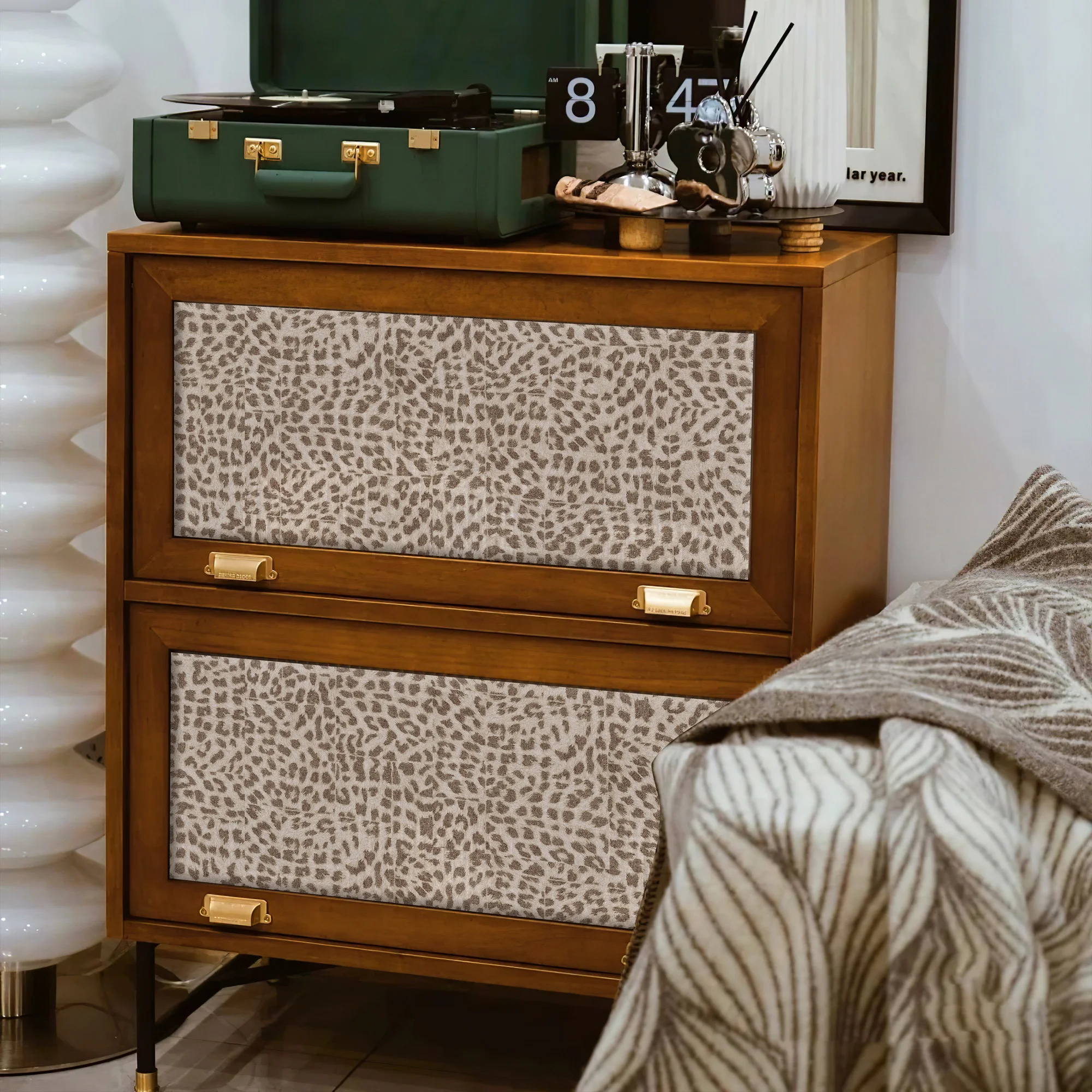

Classic Light Brown Leopard Print Self-adhesive Vinyl Wallpaper Morden Peel And Stick PVC Animal Waterproof Cabinet Stickers