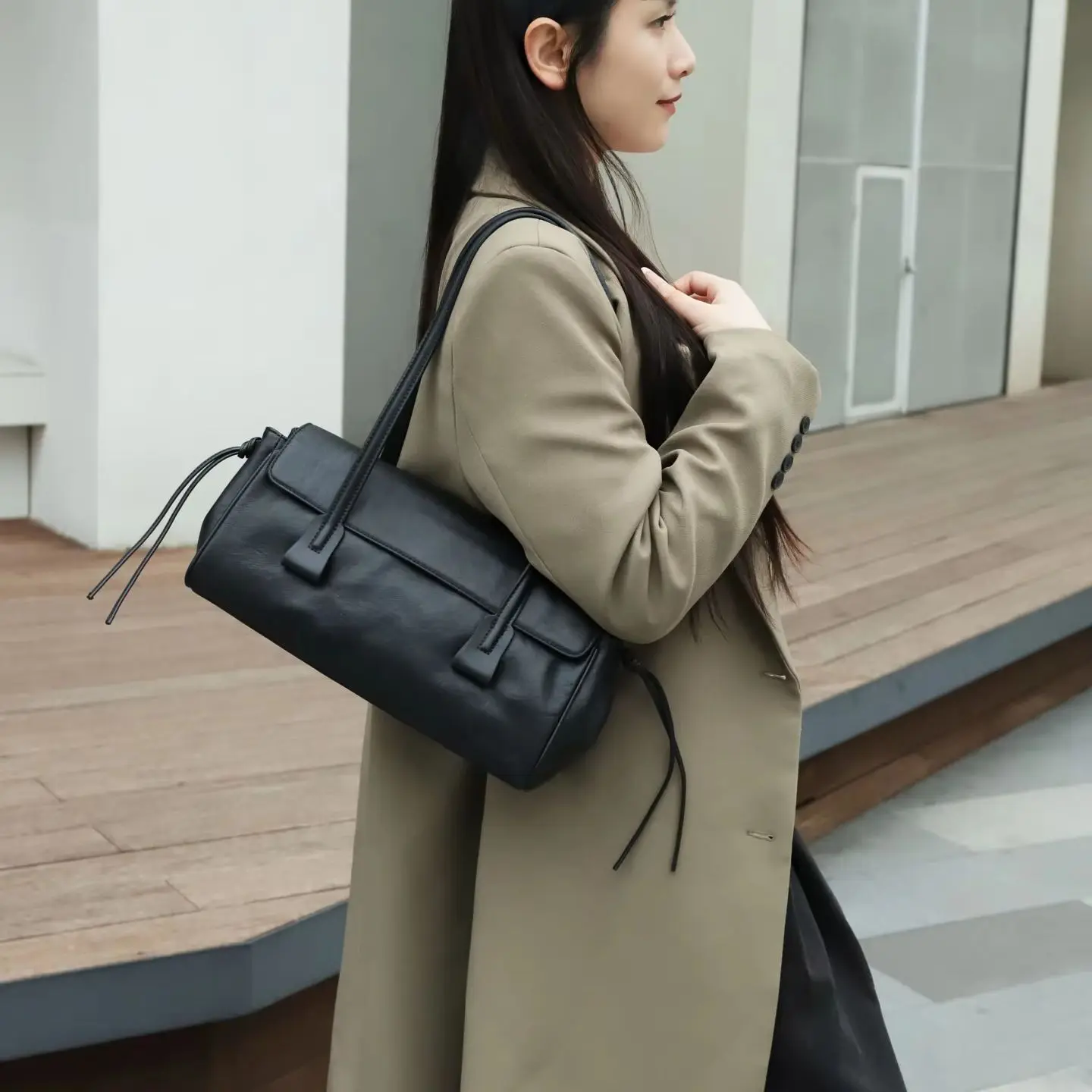 Women's Top Grain Vegetable Tanned Cowhide Long Bag Vintage Flap Underarm Shoulder Purse Drawstring Side Casual Leather Handbag