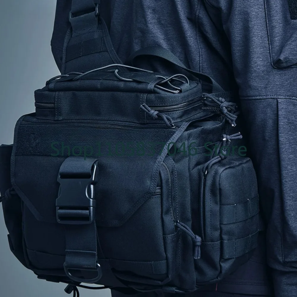 Outdoor leisure shoulder bag, commuting day back, wear-resistant and tear resistant crossbody bag