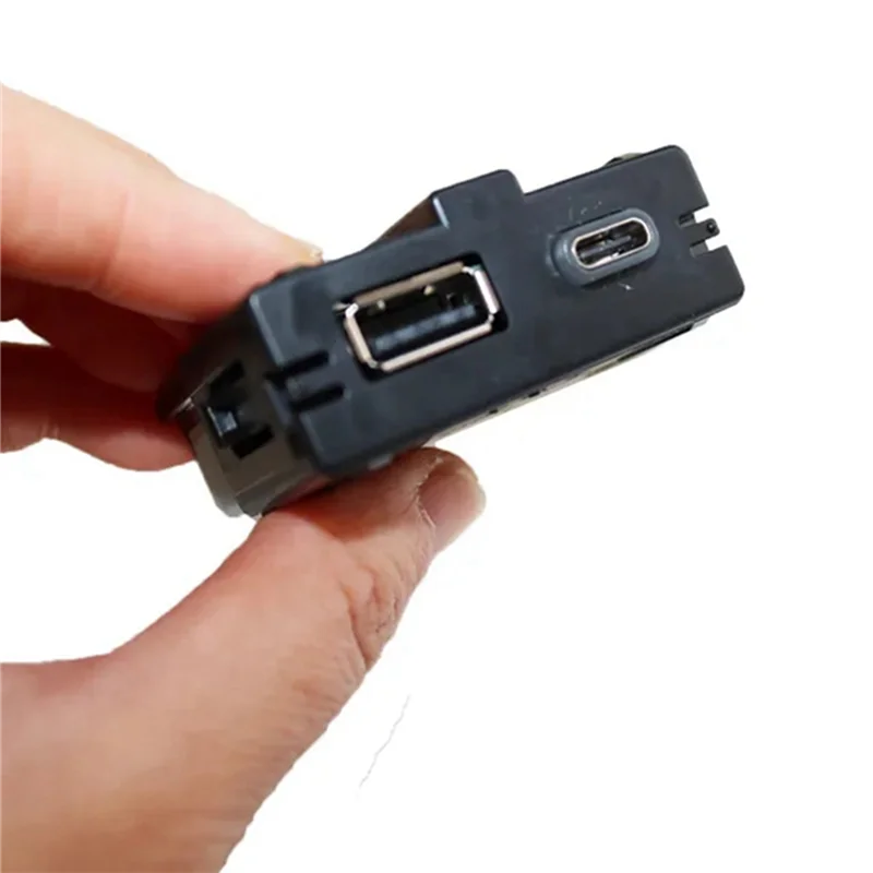 

NEW-Car Rear Seat Armerst USB Adapter Type-C Socket With Harness 5QD035726L For VW CC Passat Tiguan Skoda Kodiaq Octavia