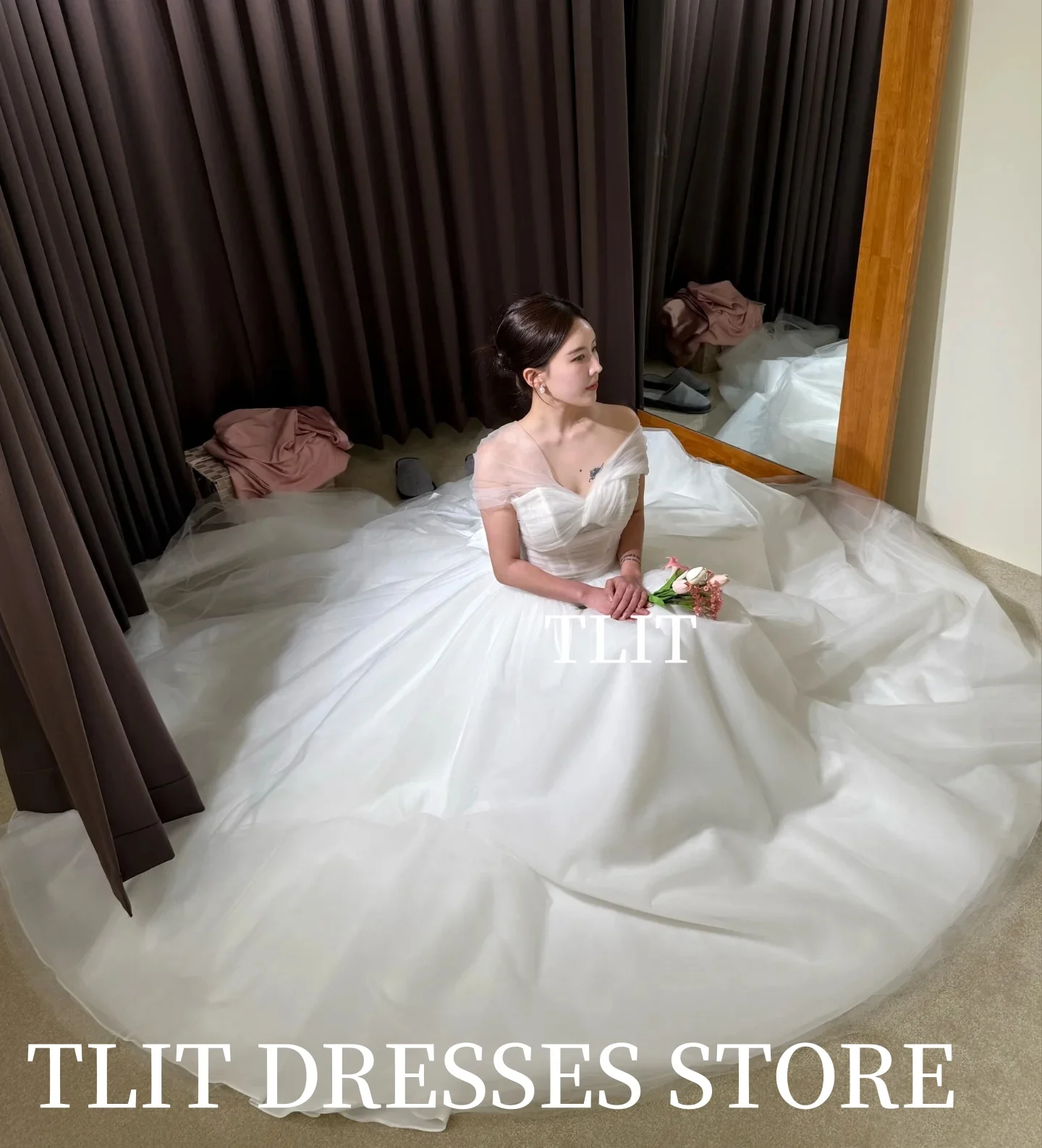 TLIT Simple White Tulle A-Line Wedding Dresses Customized Criss-Cross Strapless Bridal Gowns Korea Wedding Dresses Photos Shoot