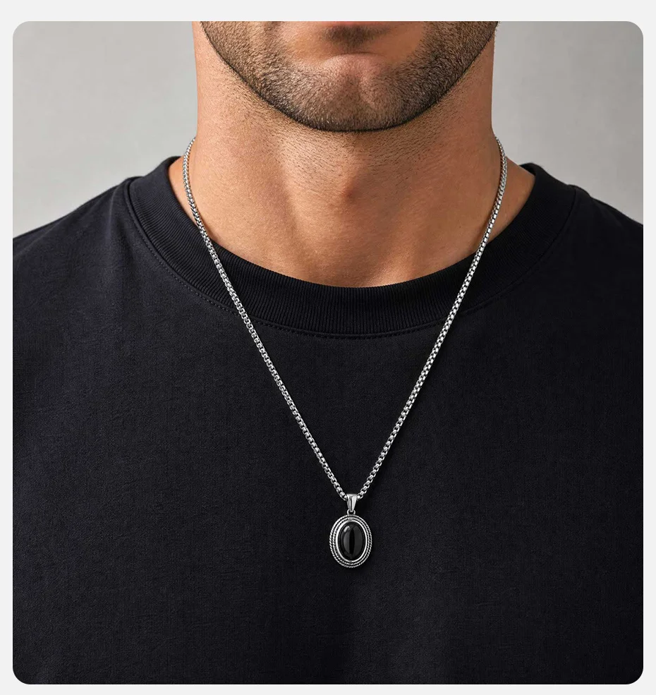 Vnox Herren-Halskette mit ovalem Anhänger aus schwarzem Onyx, Retro-Edelstahl, 60 cm Kastenkette, Vintage-Natursteinschmuck, Geschenk für Ihn – Detail 2