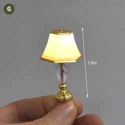 Mini lámpara de mesa de iluminación para casa de muñecas, accesorios de miniaturas de juguete para niños, 1 unidad, 1:20