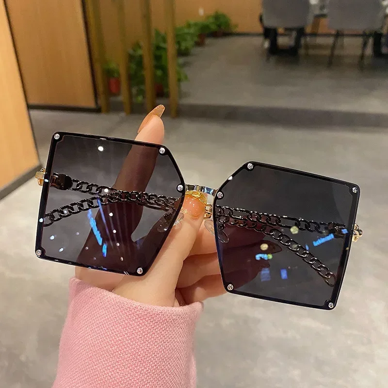 2024 New Fashion Oversize Gradient Sunglasses For Women Vintage Alloy Chain Frame Rivet Square Sun Glasses Female Elegant Shades