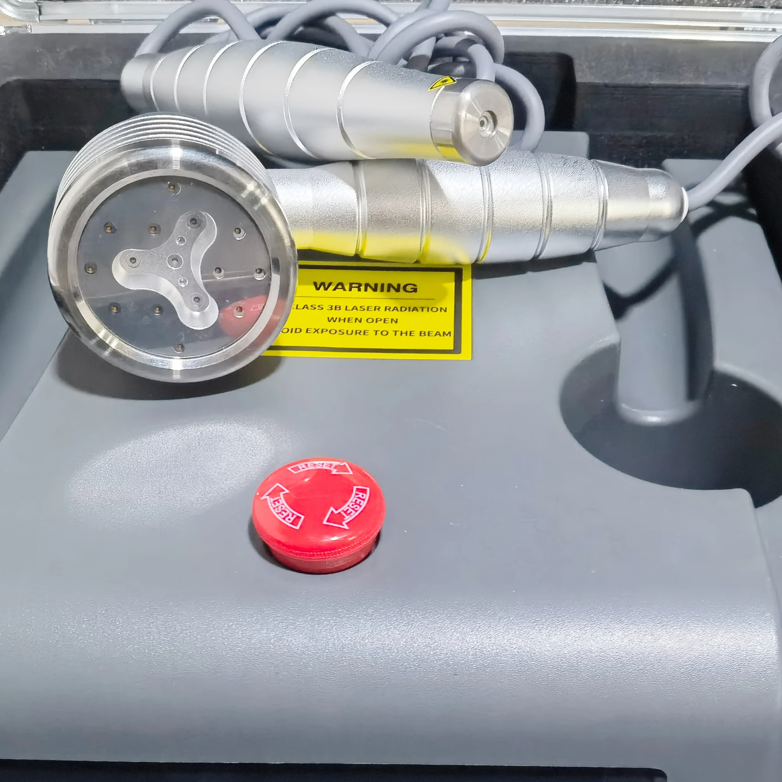 

HLKGO 1055 мВт холодный свет лазерная боль хиропрактика 808 нм x 5 диодов + 650 нм x 11 дисменорея растяжение связок