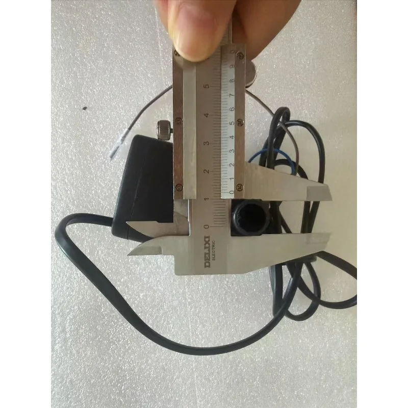 DYH-16 Submersible Pump Cold Fan Water Pump 220V Universal Type 16W H1.6M 900L/h 50Hz Air Conditioning Fan Submersible Pump