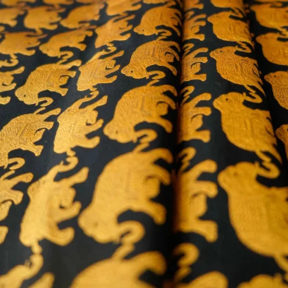 

Black Background Gold Silk Elephant Yarn-dyed Jacquard Fabric Women's Luggage Spring Autumn Dress Fashion Sewing Wholesale Cloth