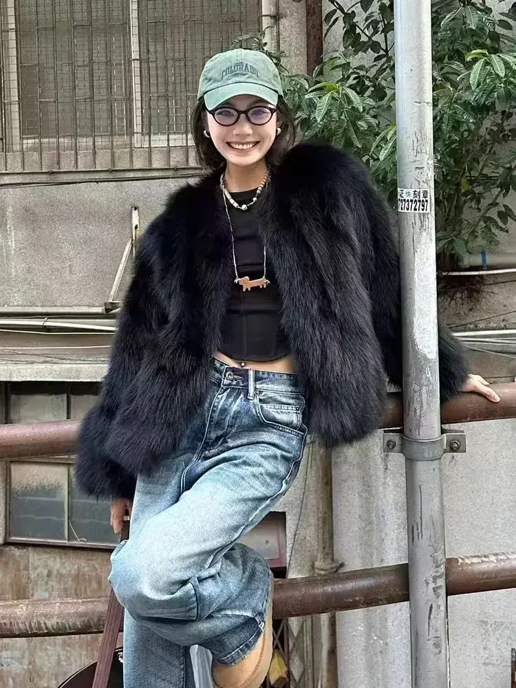 2024 Winter New Fox Fur Environmental Protection Fur Coat for Women Black Short Slim Fit Fashionable Age Reducing Top for Women