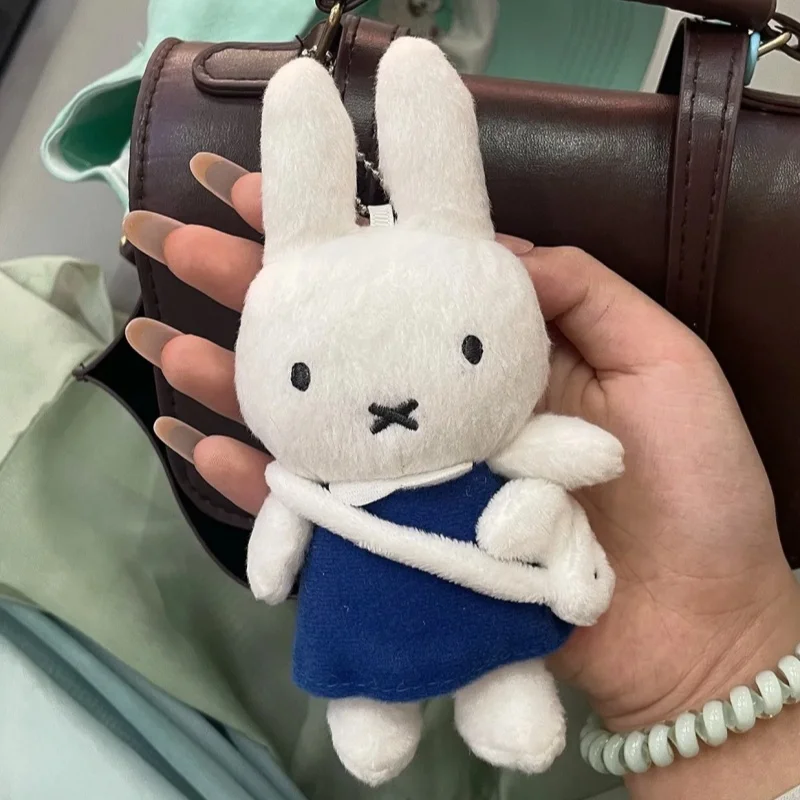 Poupée en peluche Miffy mignonne, jupe bleue de dessin animé, jouet en peluche, accessoires de sac à dos, pendentif Dopamine, porte-clés créatif, cadeaux pour filles