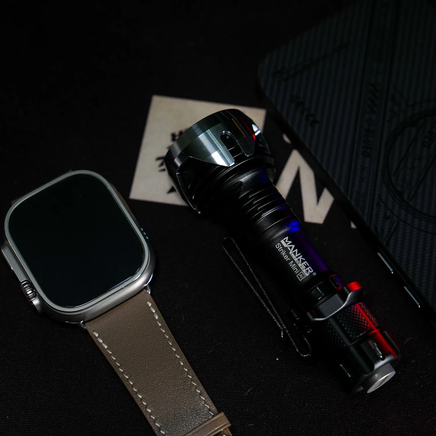 Mankerlight Striker Mini أطول المدى Pocket EDC مصباح يدوي 635 لومن 430 متر وأصغر مصباح يدوي تكتيكي