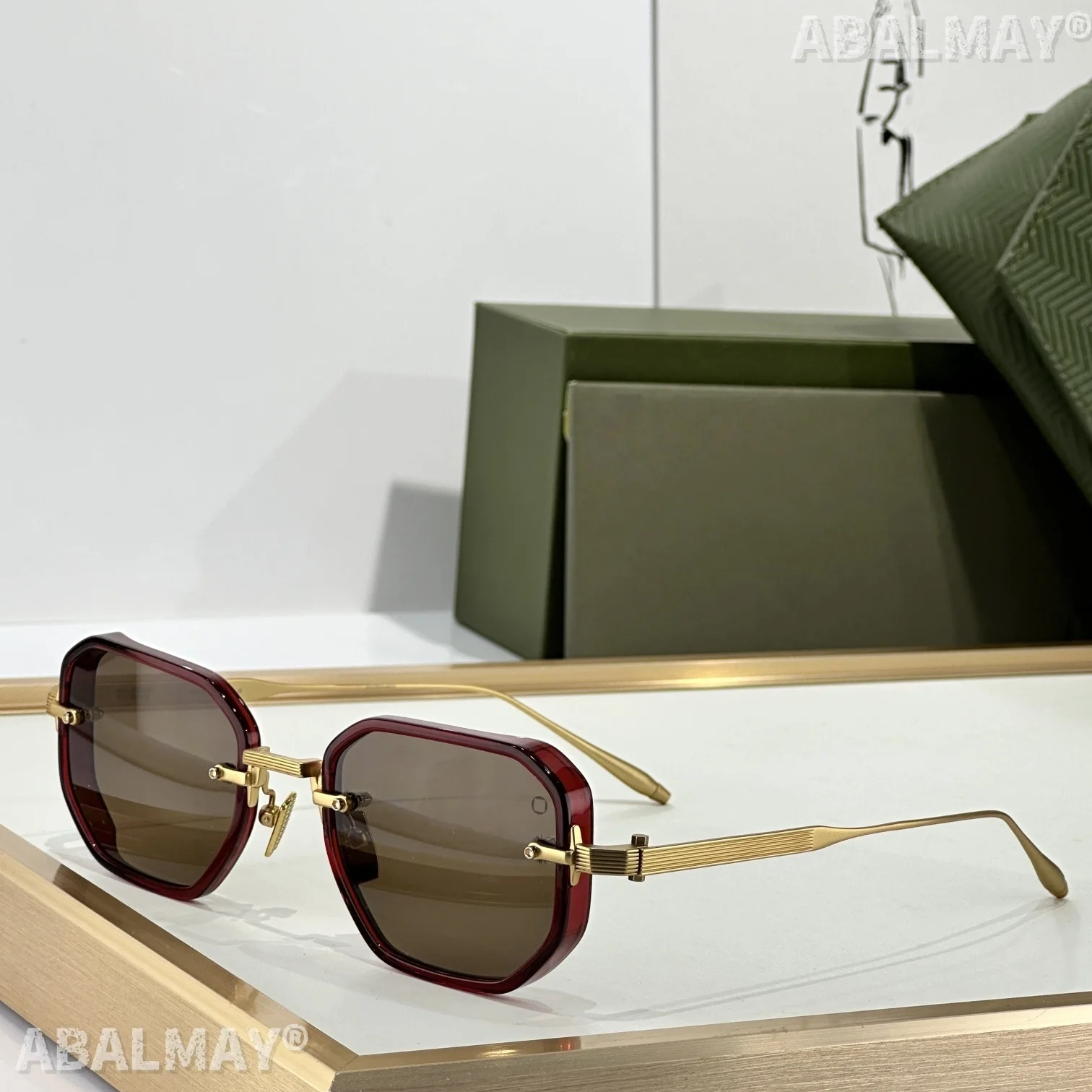 Hochwertige Sonnenbrille für Männer und Frauen AKS-307 GRÖSSE 47-24 Stil UV400 Retro Mode Spezielles Design Sonnenbrille mit Box