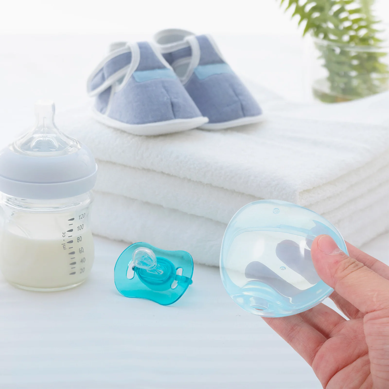 

4Pcs Baby Pacifier Case Travel Container Holder Box Portable Compact for Outdoor Home Use Keeps Pacifiers Sanitized
