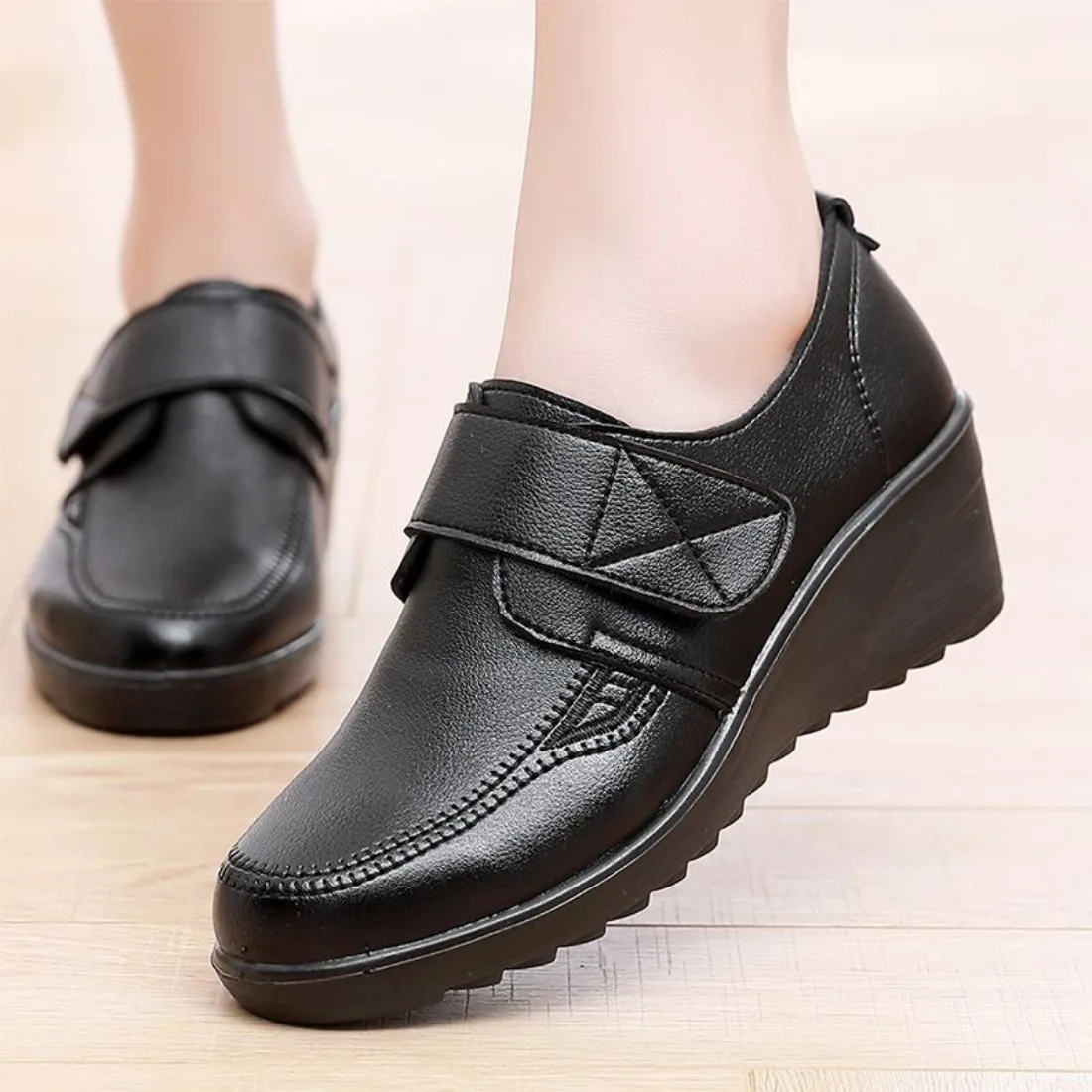 

Весенне-осенние женские туфли-лодочки из натуральной кожи на танкетке, повседневные туфли для женщин, туфли на высоком каблуке для мам