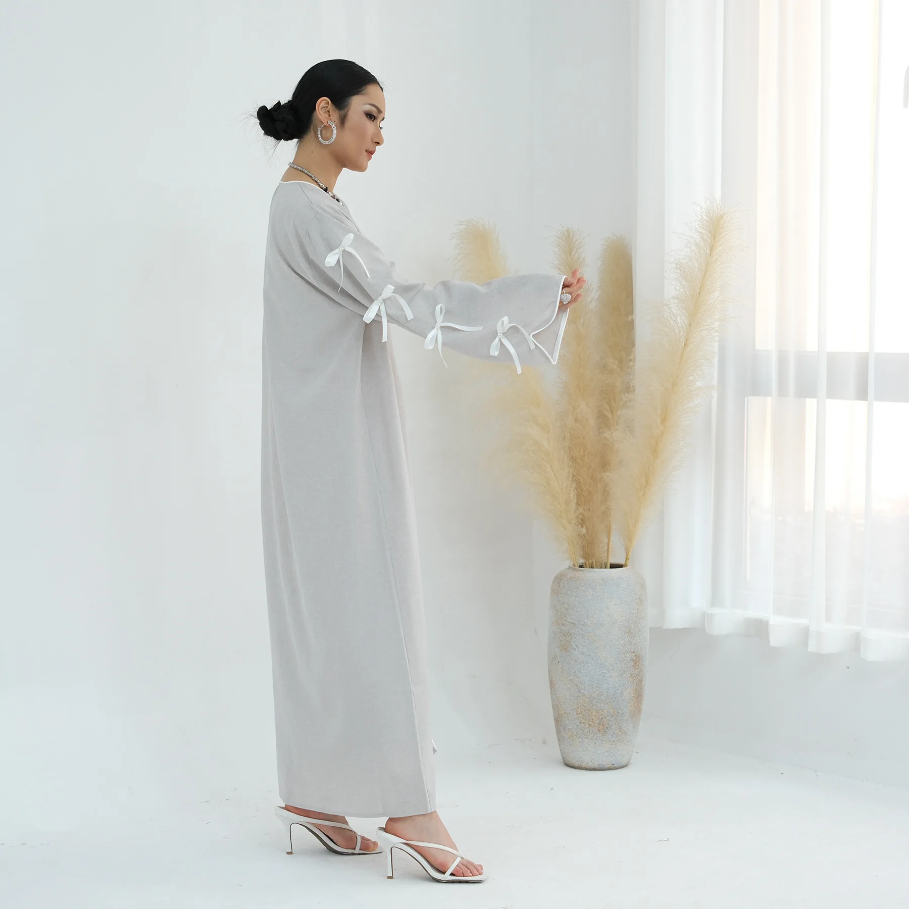 

Элегантное мусульманское платье-абайя из Дубая с бантом, скромное, с открытым передом, кардиган, модная однотонная одежда в турецком стиле для женщин