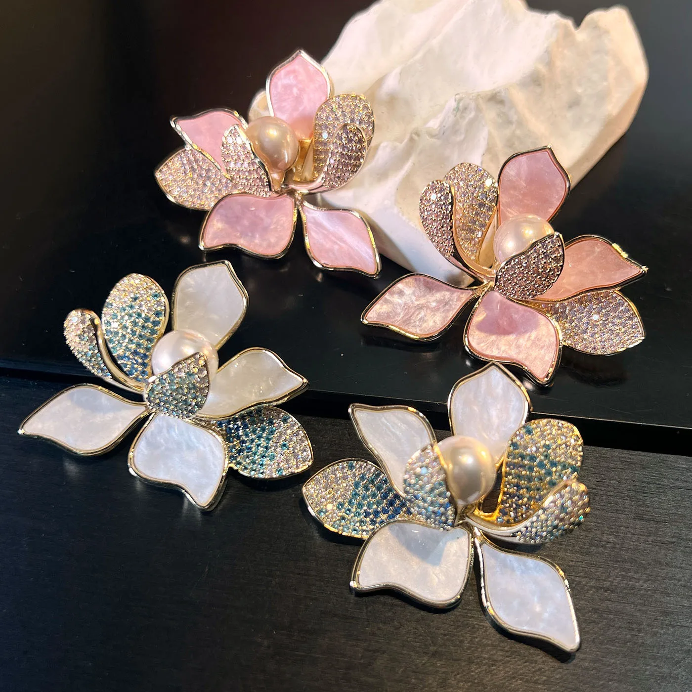 

Chinese Style Magnolia Flower Stud Earrings Shell & Cubic Zirconia Earrings Oriental Statement Jewelry for Women gift