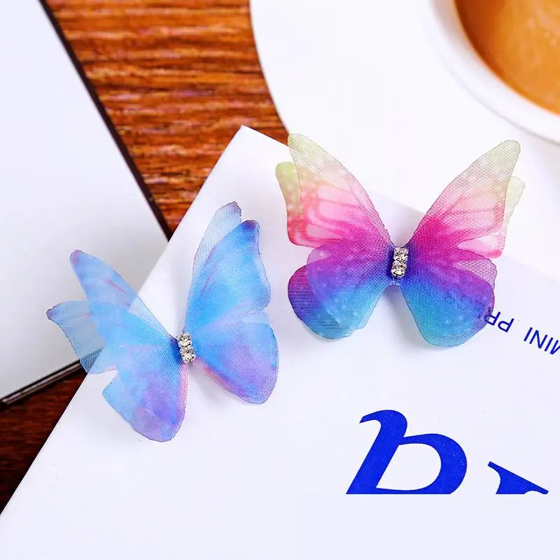 100szt Gradient Color Organza Fabric Butterfly Appliques 50mm Półprzezroczysty szyfonowy motyl do dekoracji imprezowych Ozdoba dla lalek