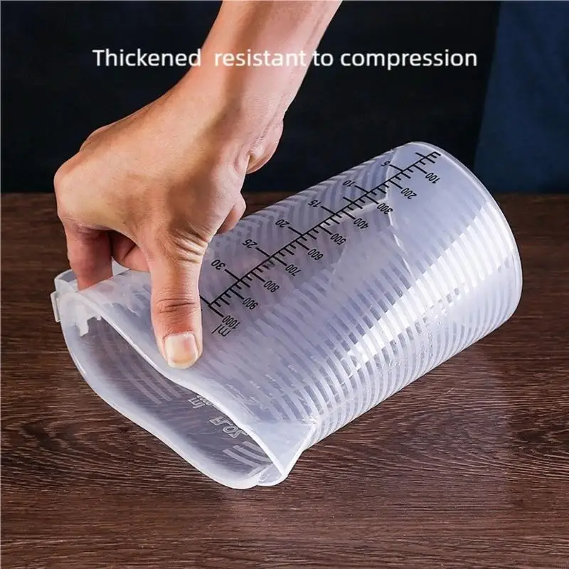62KD Black engraved measuring cup with dust cover and Transparentss scale measuring cup