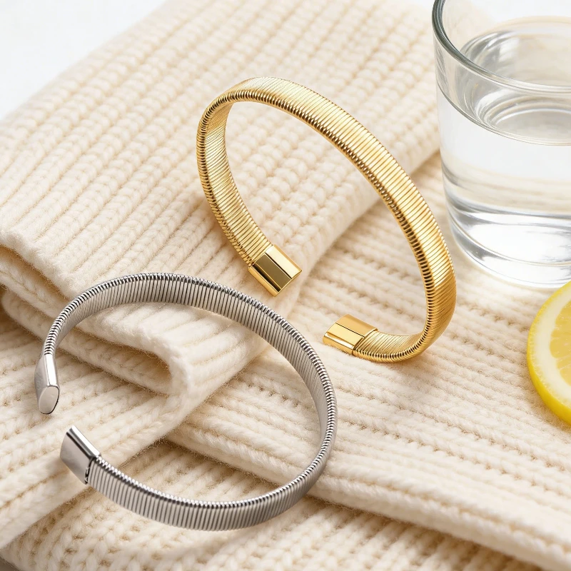 Verstellbares offenes Manschetten-Mesh-Armband, vergoldeter/versilberter Edelstahl, geflochtener Armreif, minimalistischer Fischgrät-Schmuck, Geschenk – Detail 4